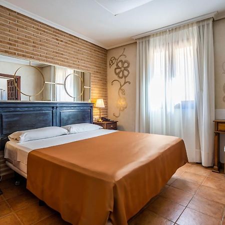 YIT Puerta Bisagra Hotel Toledo Bagian luar foto
