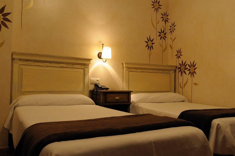 YIT Puerta Bisagra Hotel Toledo Ruang foto