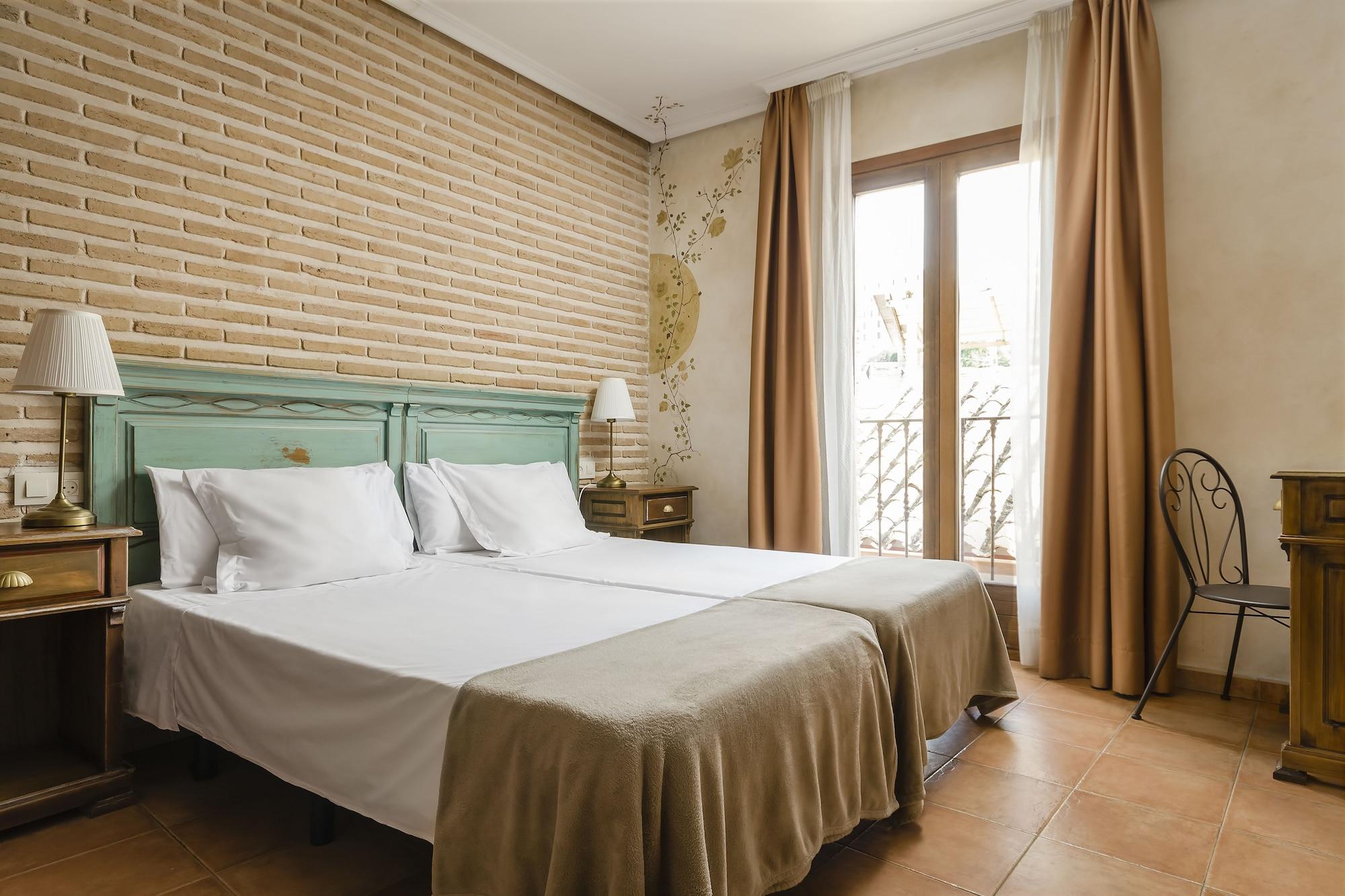 YIT Puerta Bisagra Hotel Toledo Bagian luar foto