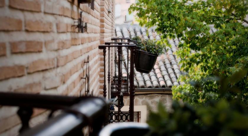 YIT Puerta Bisagra Hotel Toledo Bagian luar foto