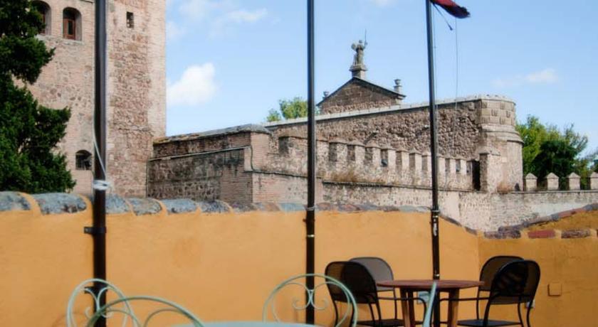 YIT Puerta Bisagra Hotel Toledo Bagian luar foto