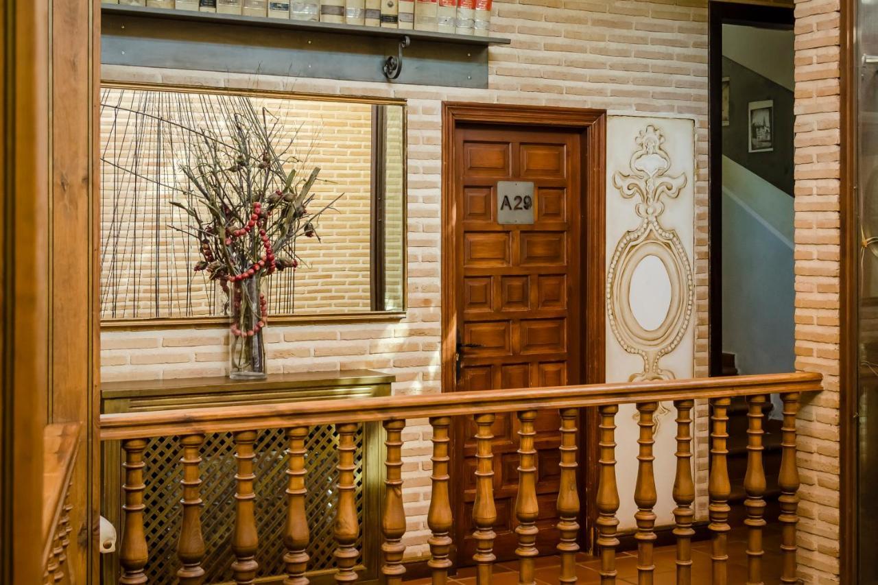 YIT Puerta Bisagra Hotel Toledo Bagian luar foto