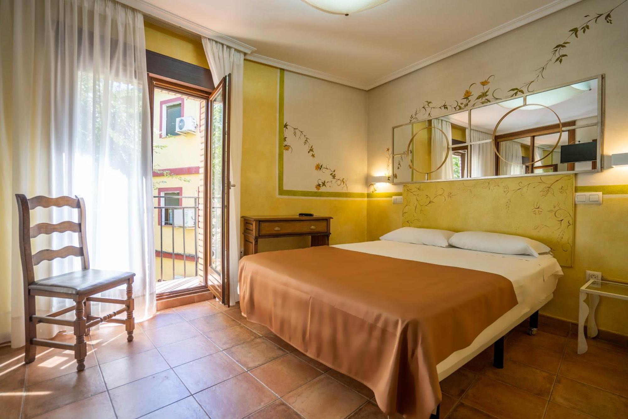 YIT Puerta Bisagra Hotel Toledo Bagian luar foto