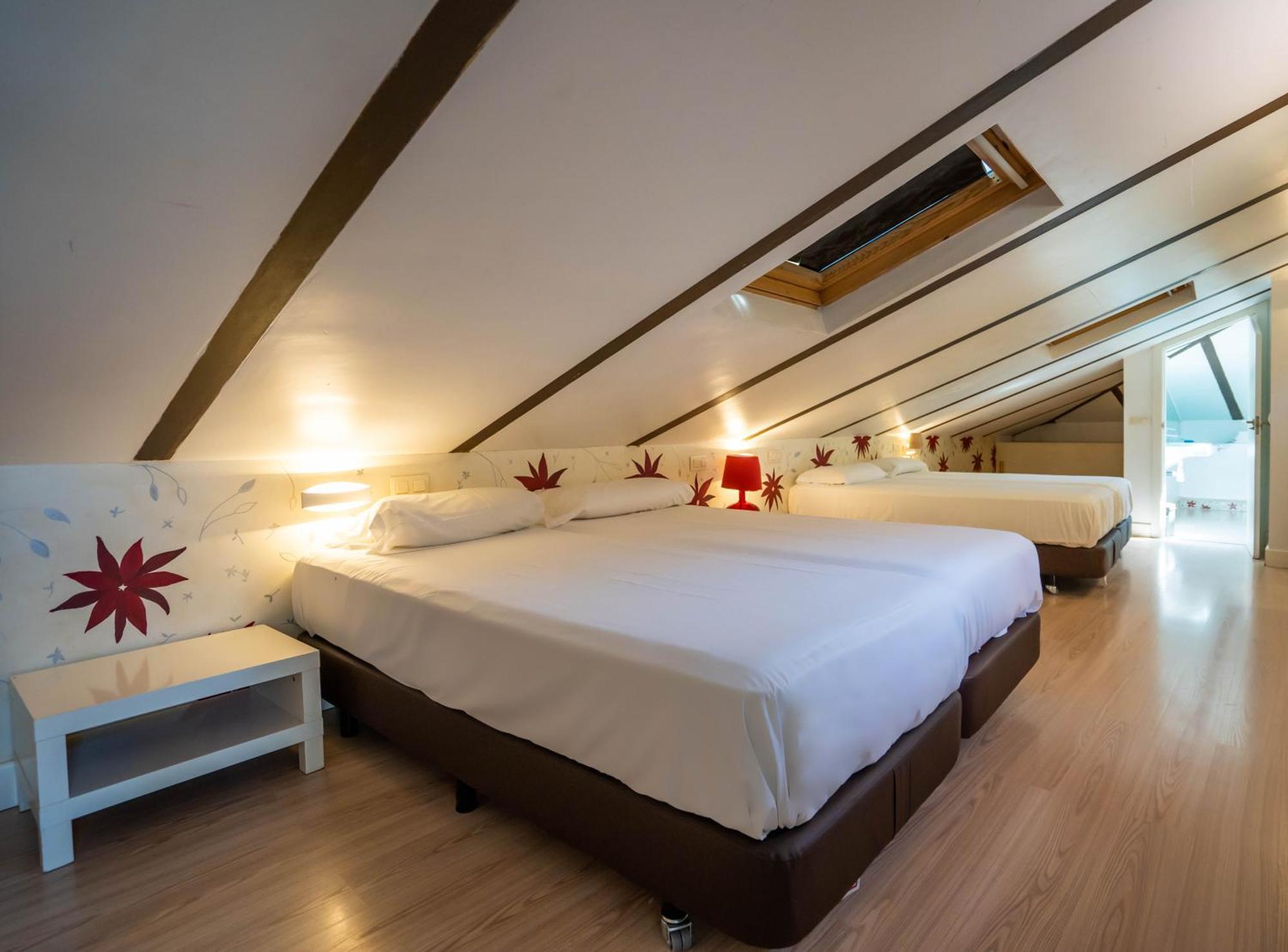 YIT Puerta Bisagra Hotel Toledo Bagian luar foto